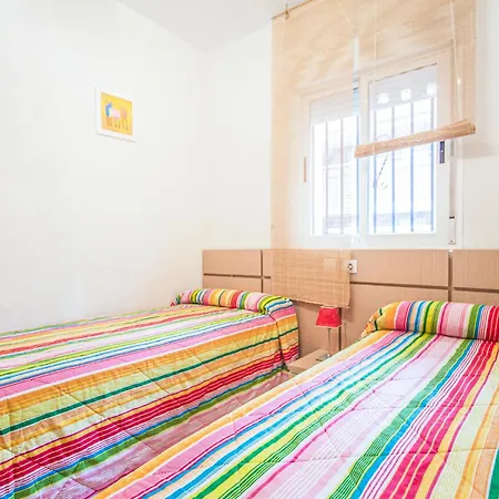 2 Bedroom Lovely In Apartment *